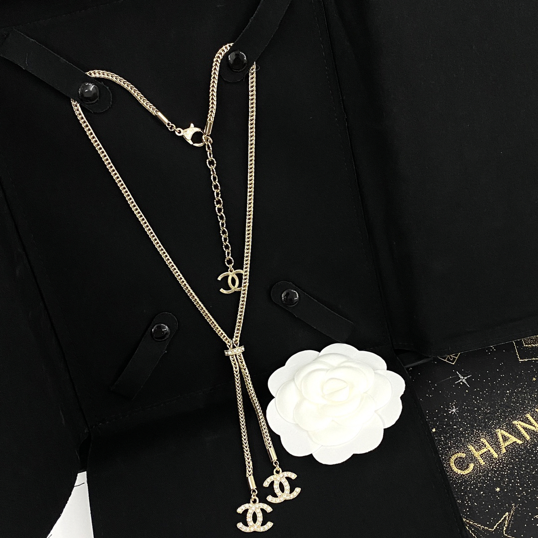 CHAN 24 Double C Pendant Light Gold Y Chain