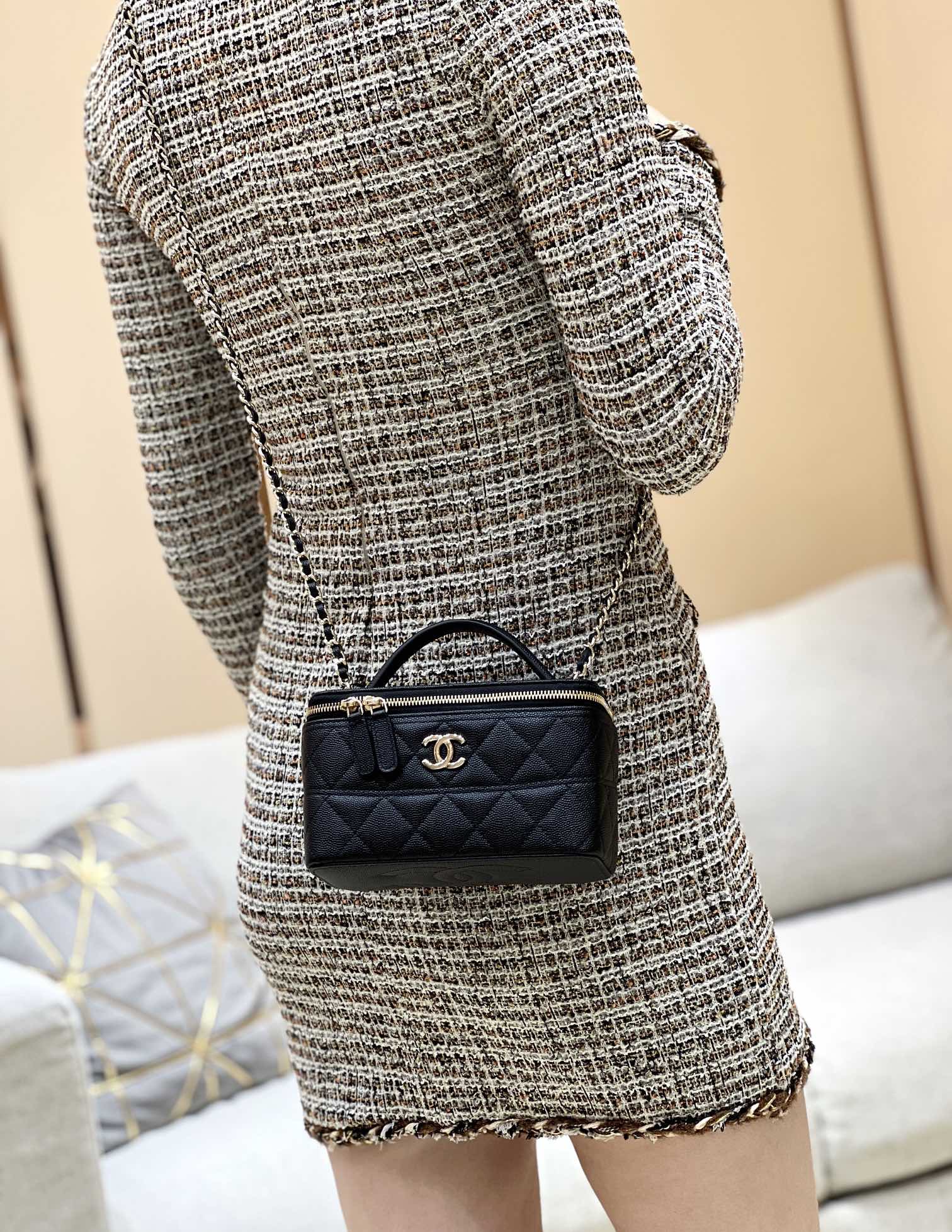 Chanel 25C handle long box AP4404
