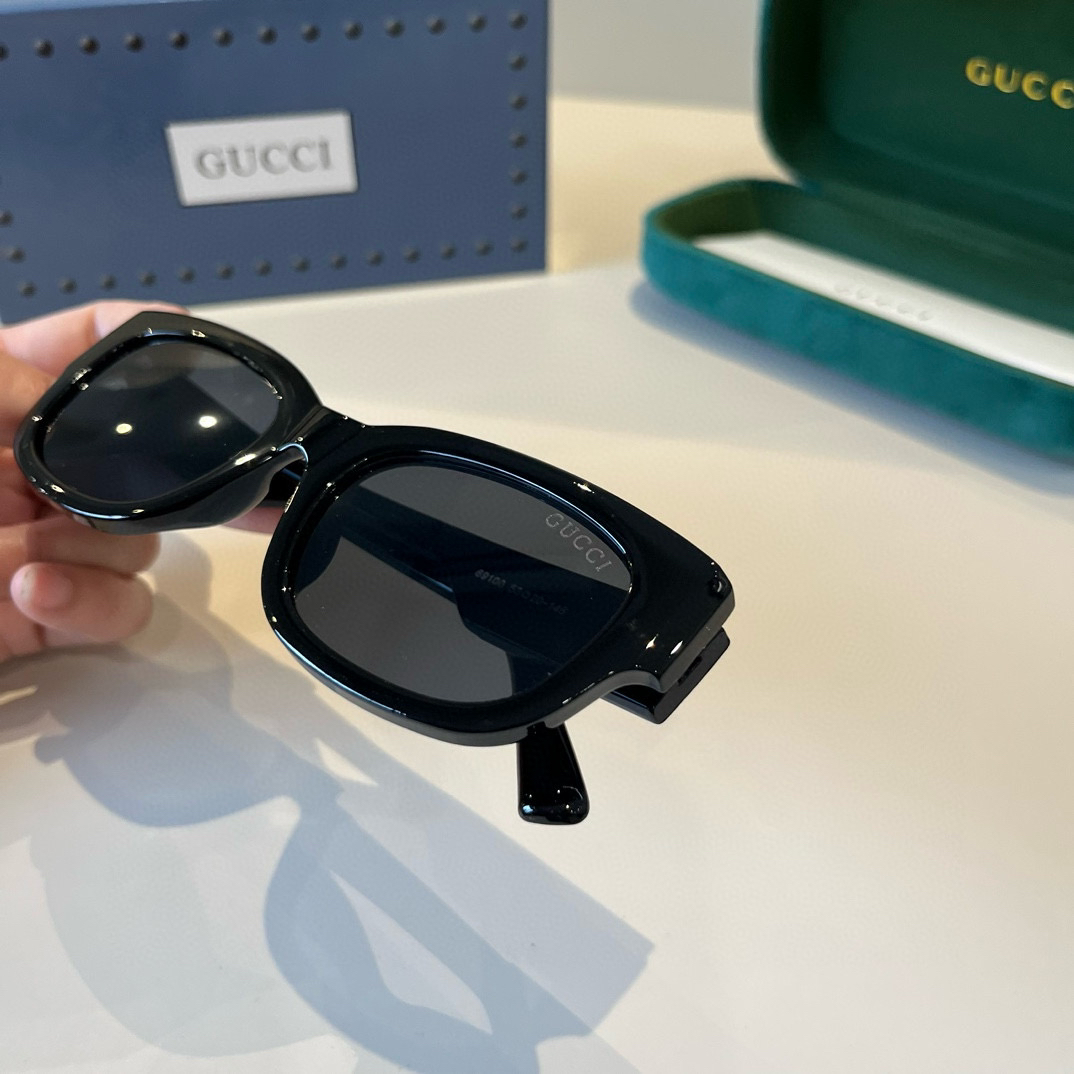 Gucci Round Frame Sunglasses