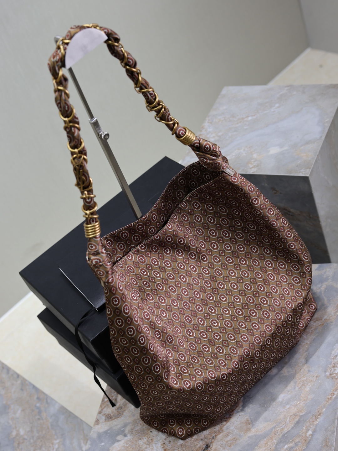 Yves Saint Laurent AMALIA·Jacquard Handbag 834750