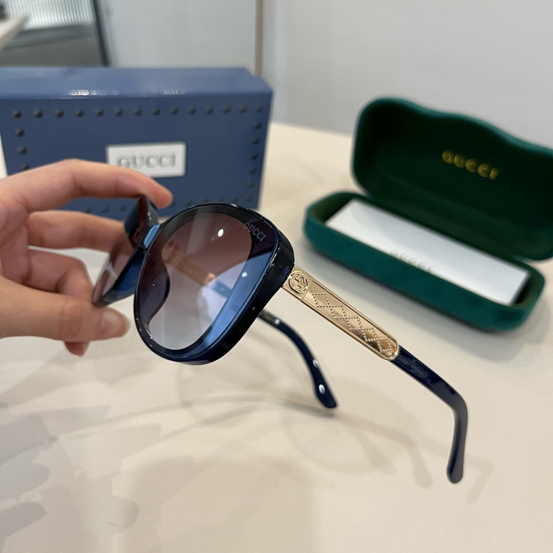 Gucci Round Frame Sunglasses
