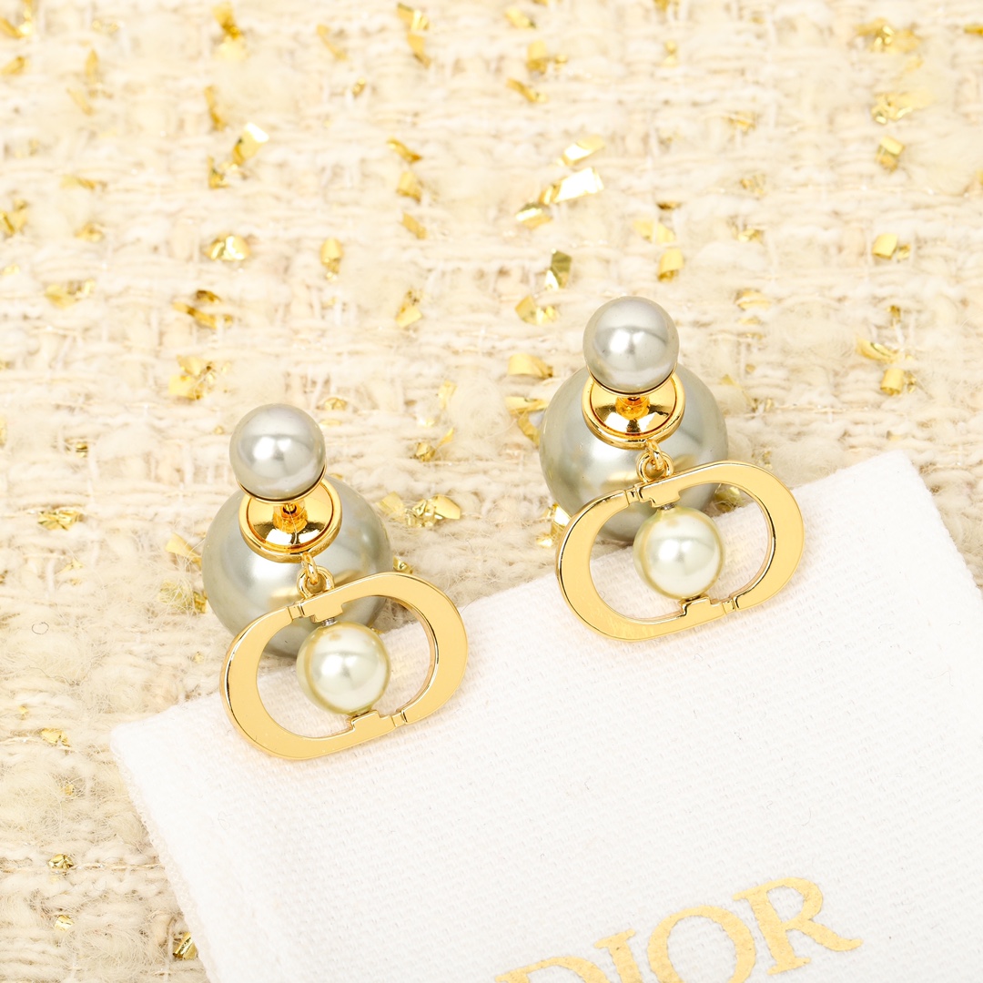 Dior CD pearl earrings