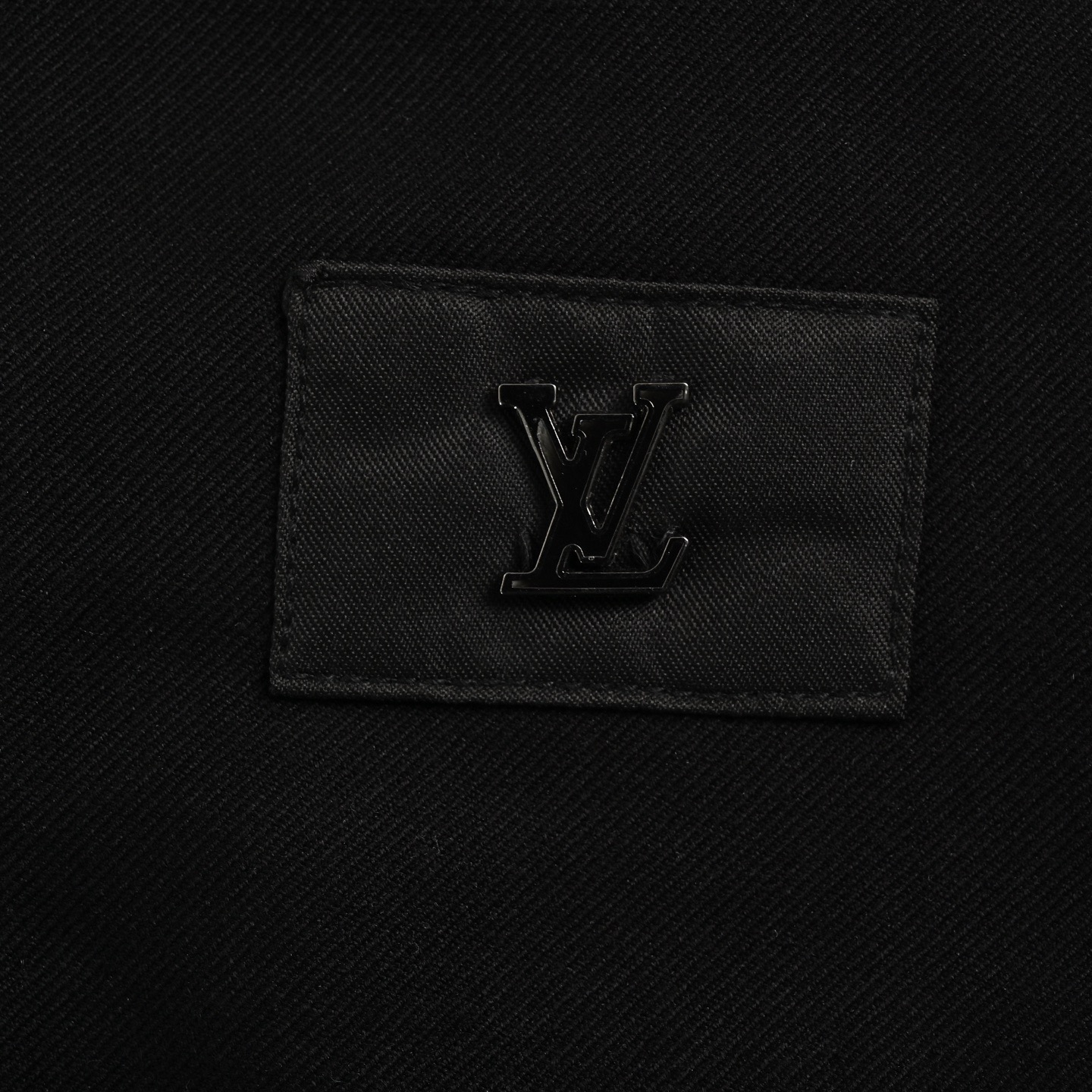 Louis Vuitton 25ss pocket badge label shorts