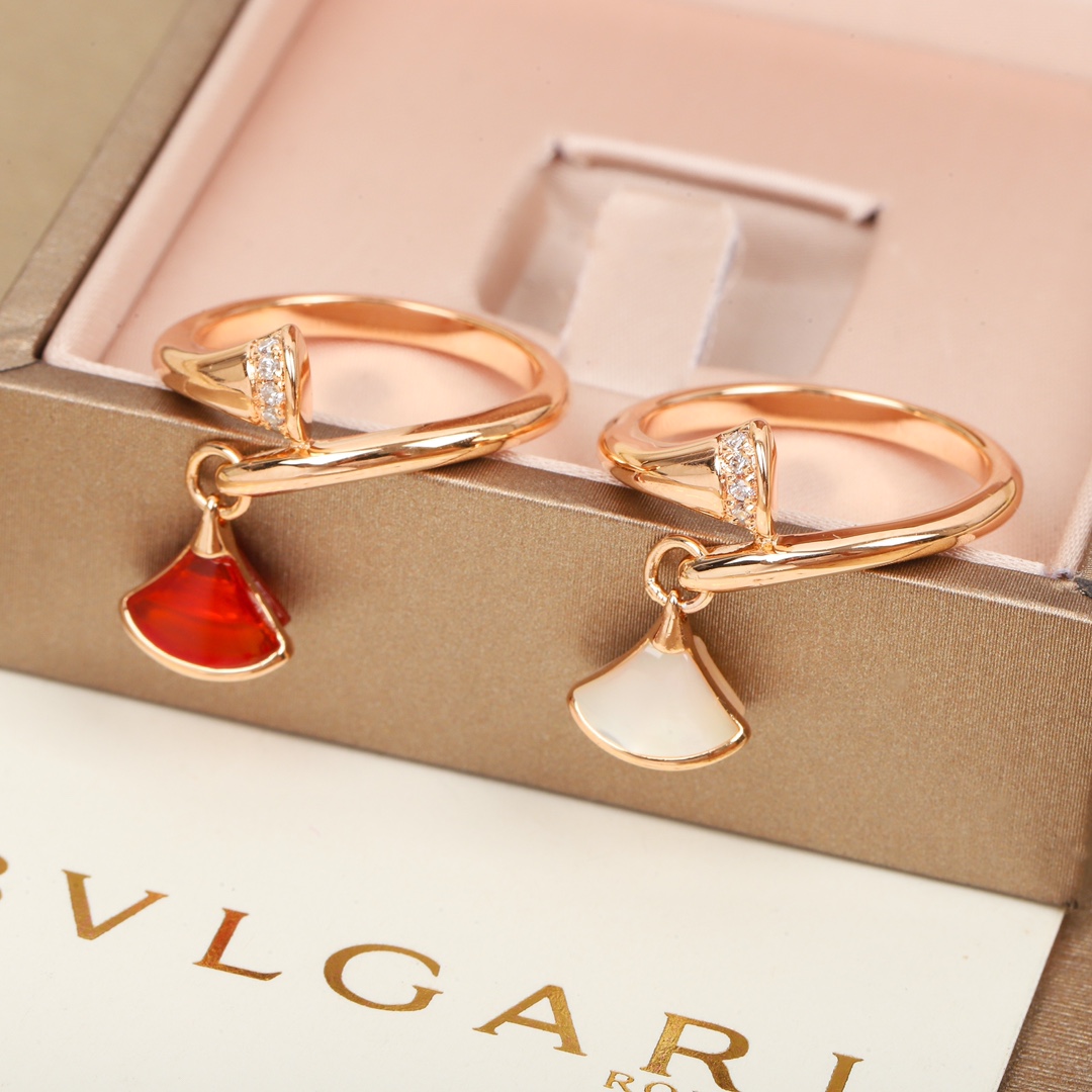 Bulgari mother of pearl ring