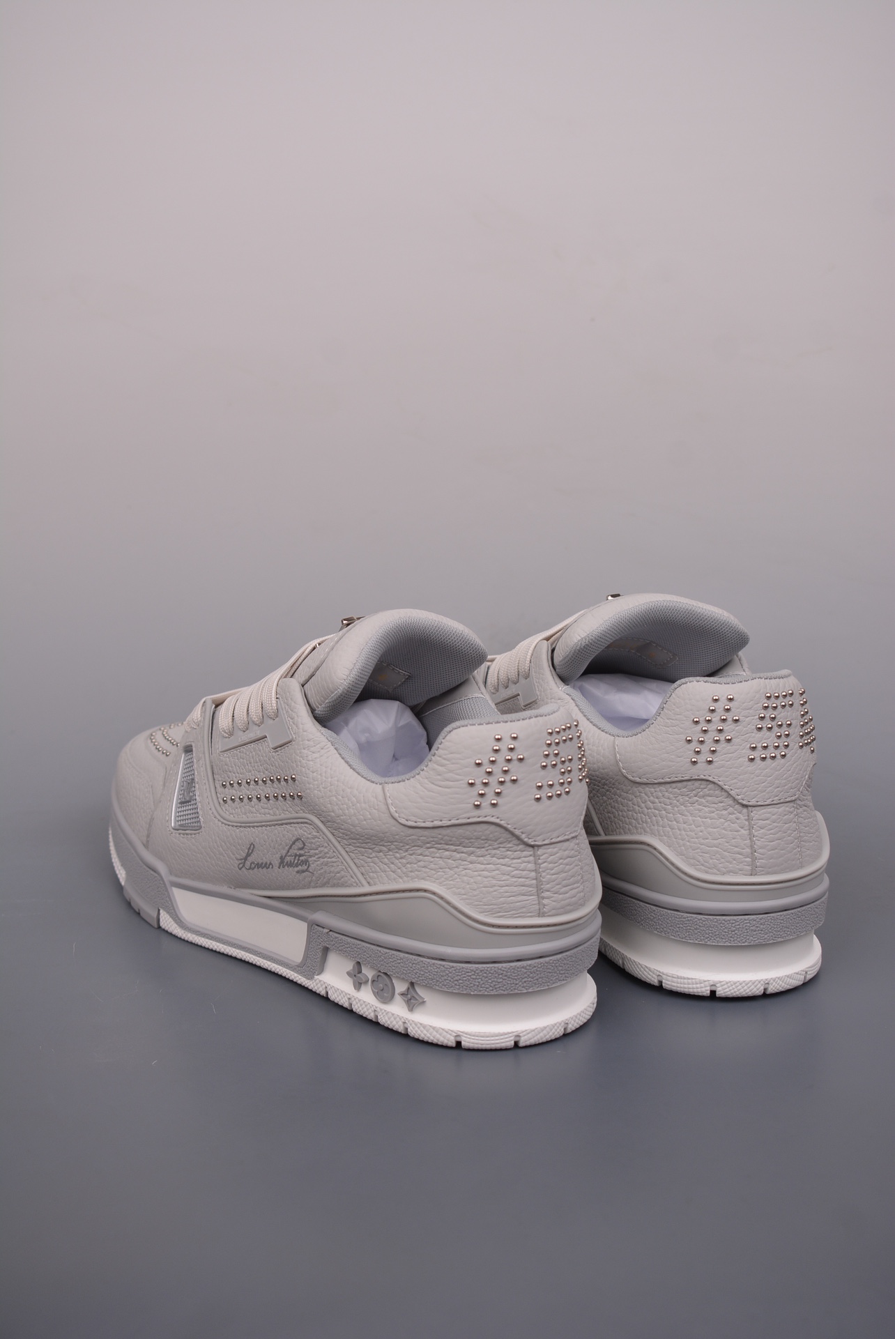 2021s Louis Vuitton Trainer Limited Edition Rivet Gray