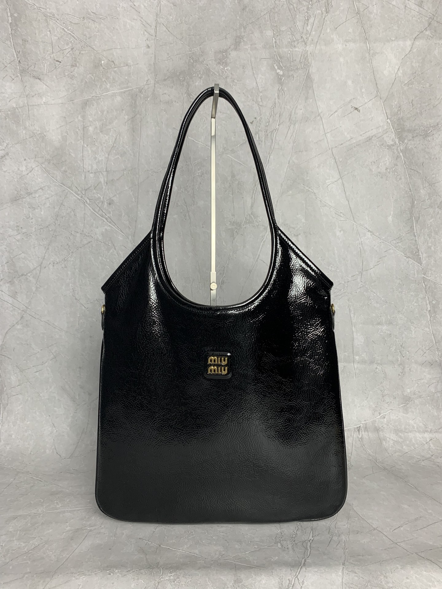 Miu Miu hobo tote 5BG231
