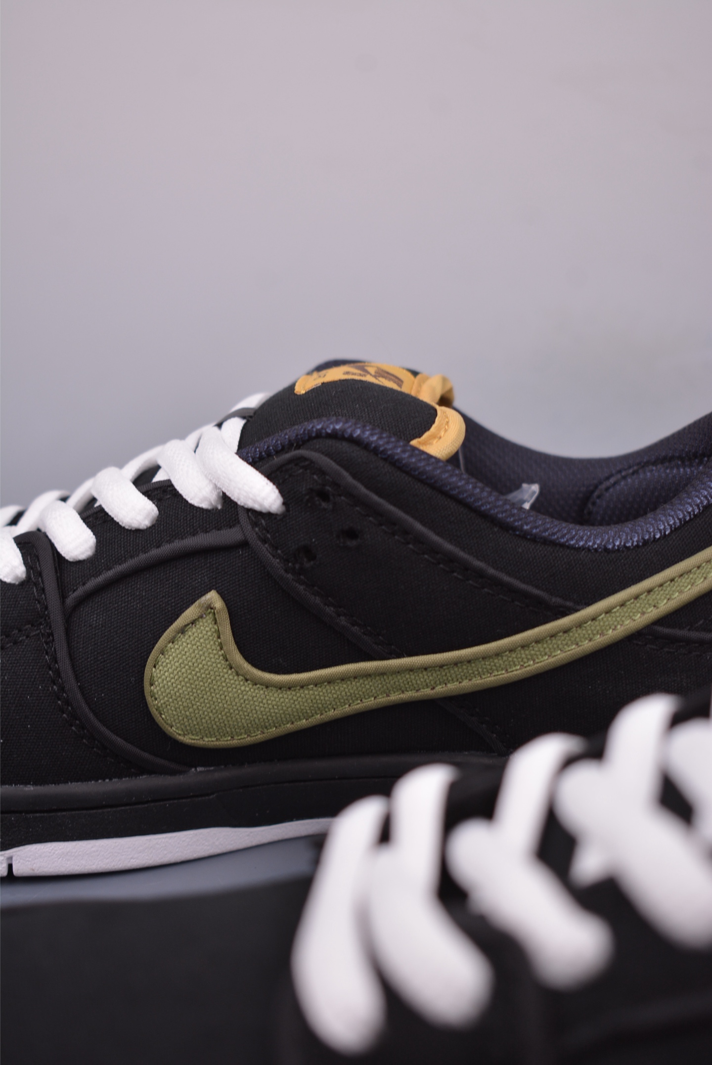 NIKE SB Dunk Low sneakers Canvas Black White Green FN5880-001