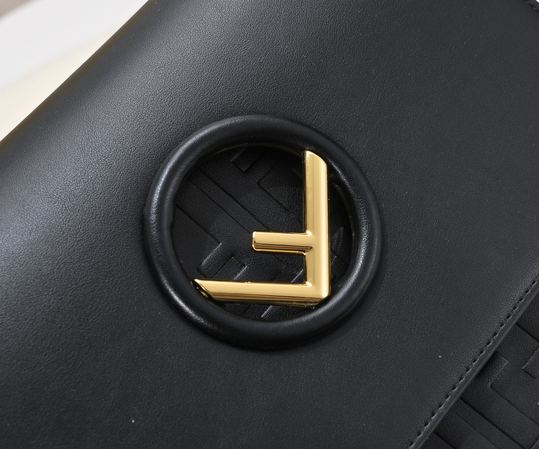 FENDI FF Logo Mania handbag 8806