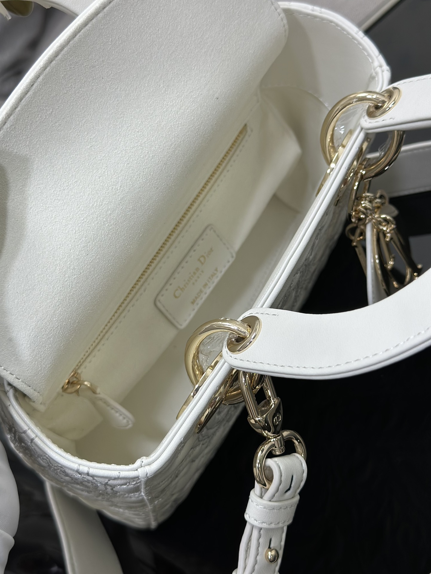 Dior Lady four-grid embossed white Lady Dior bag M0538
