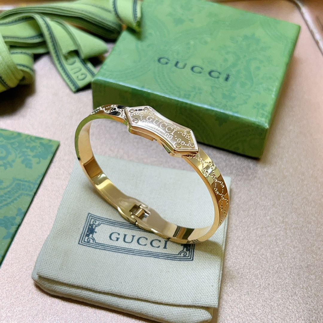Gucci GG rose gold bracelet