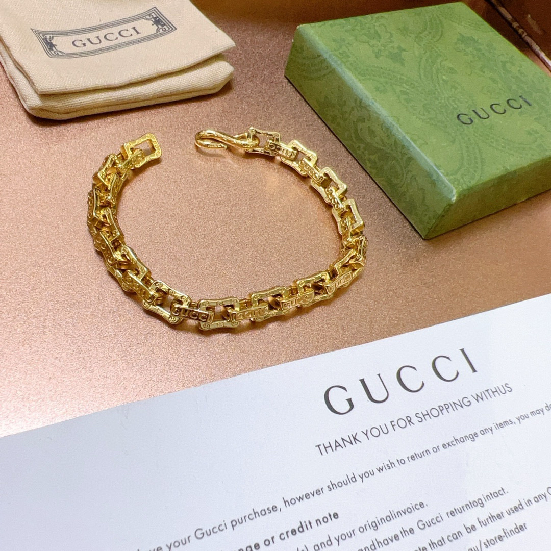 Gucci gold-tone square chain bracelet