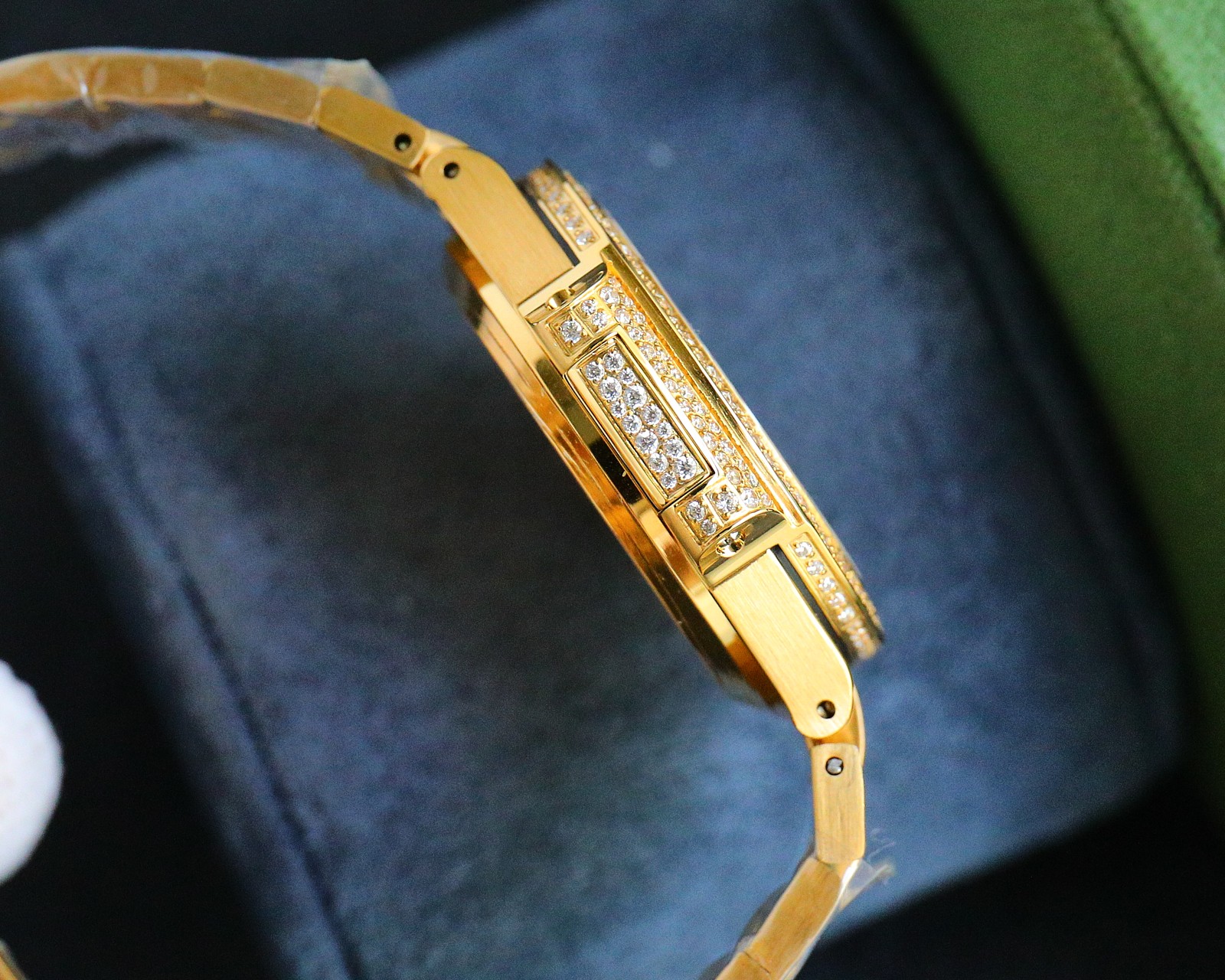Patek Philippe 7118 Women's Nautilus Full Diamond Limited Edition