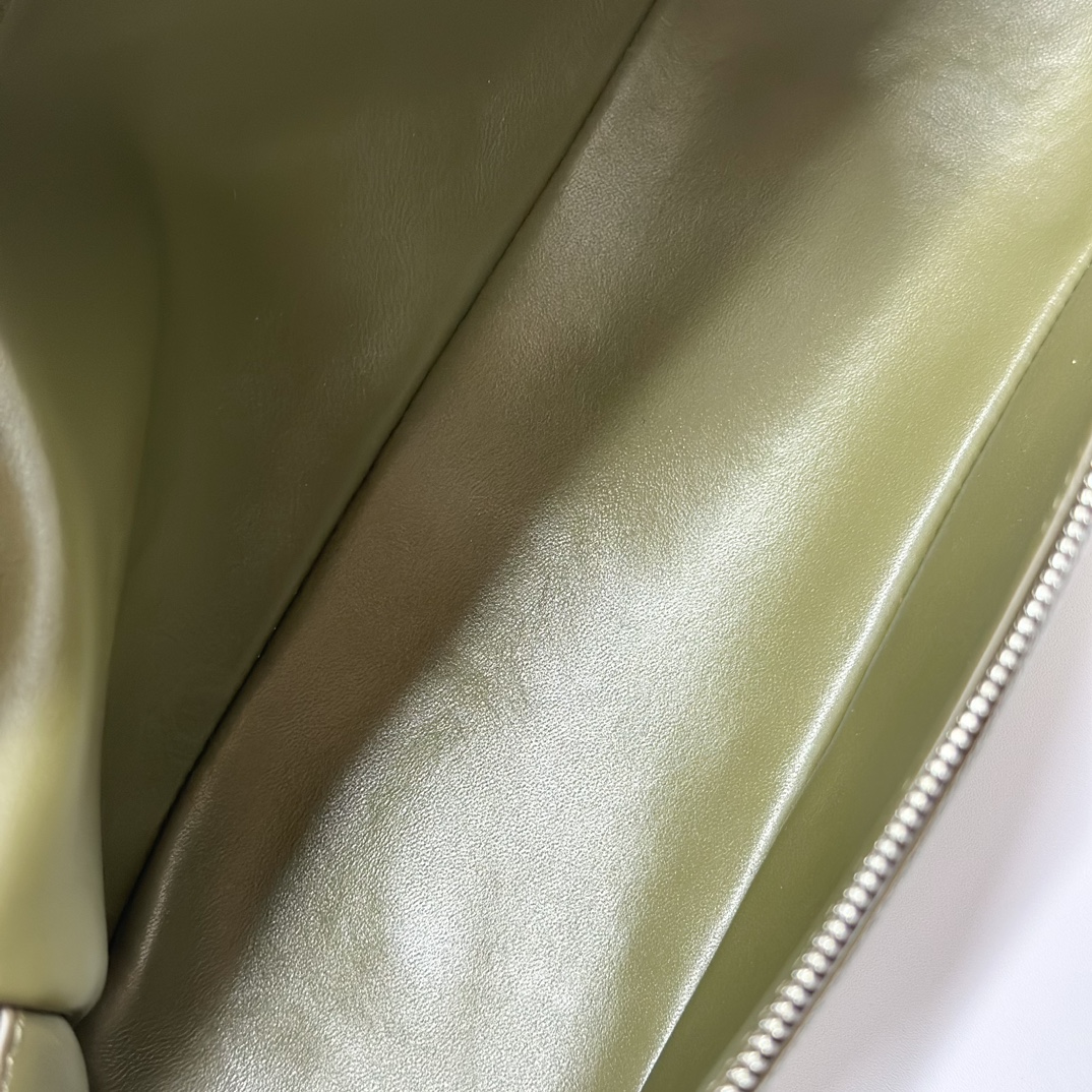 Loro Piana Extra poet L27 Clutch FAI8511
