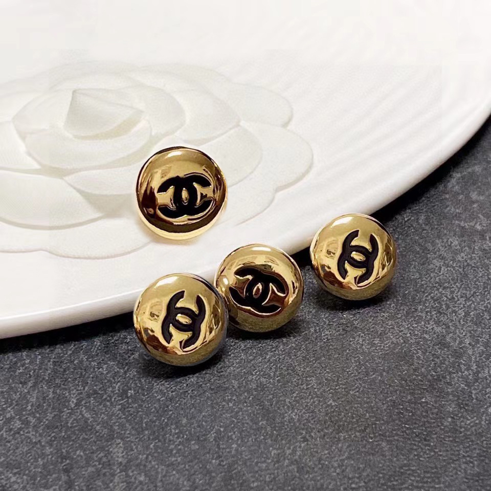 Chanel round gold beans letter new earrings
