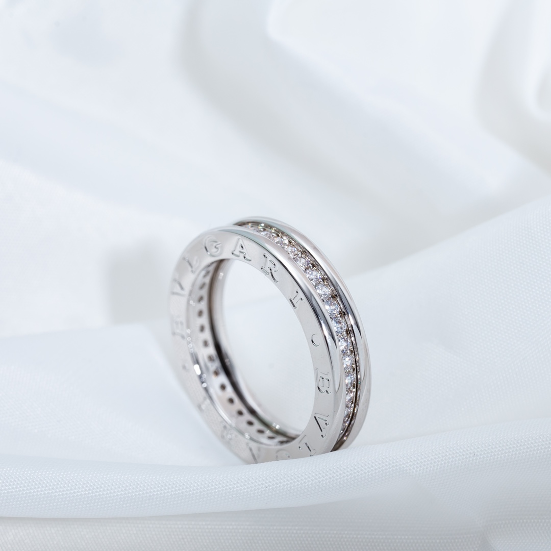 Bulgari zero single ring with diamond ring