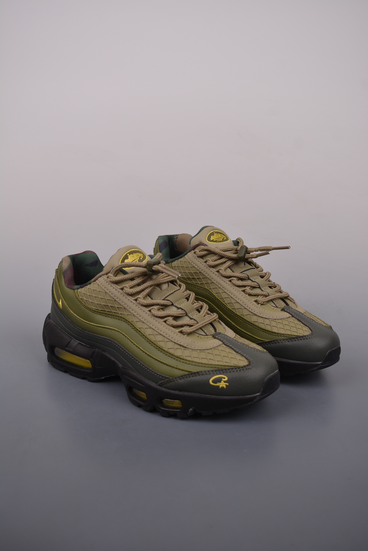 NIKE Air Max 95 air cushion running shoes military green camouflage