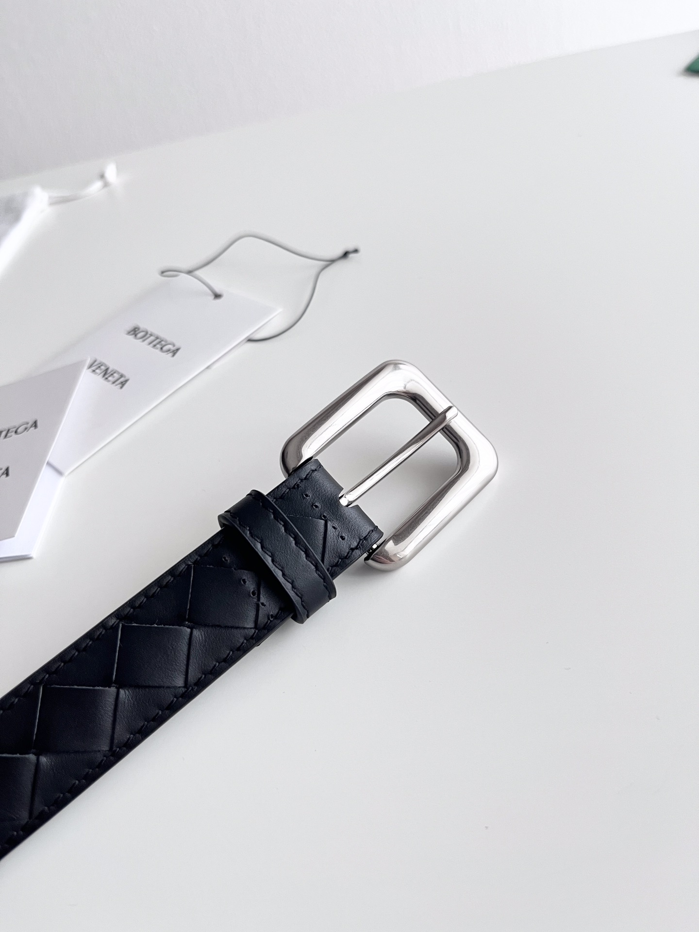 Bottega Veneta intreccio woven cowhide double-sided waistband with a width of 2.0cm