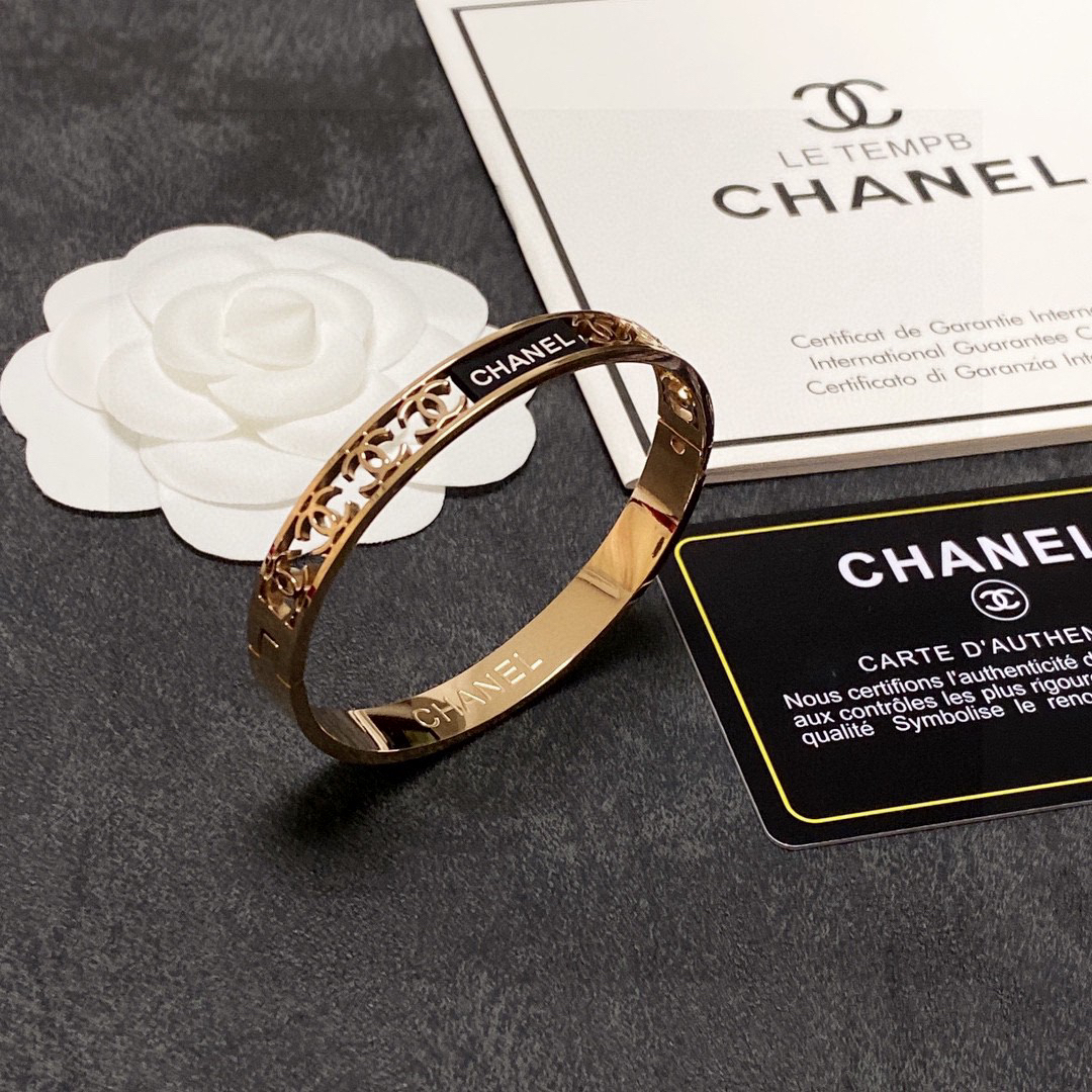 Chanel hollow bracelet