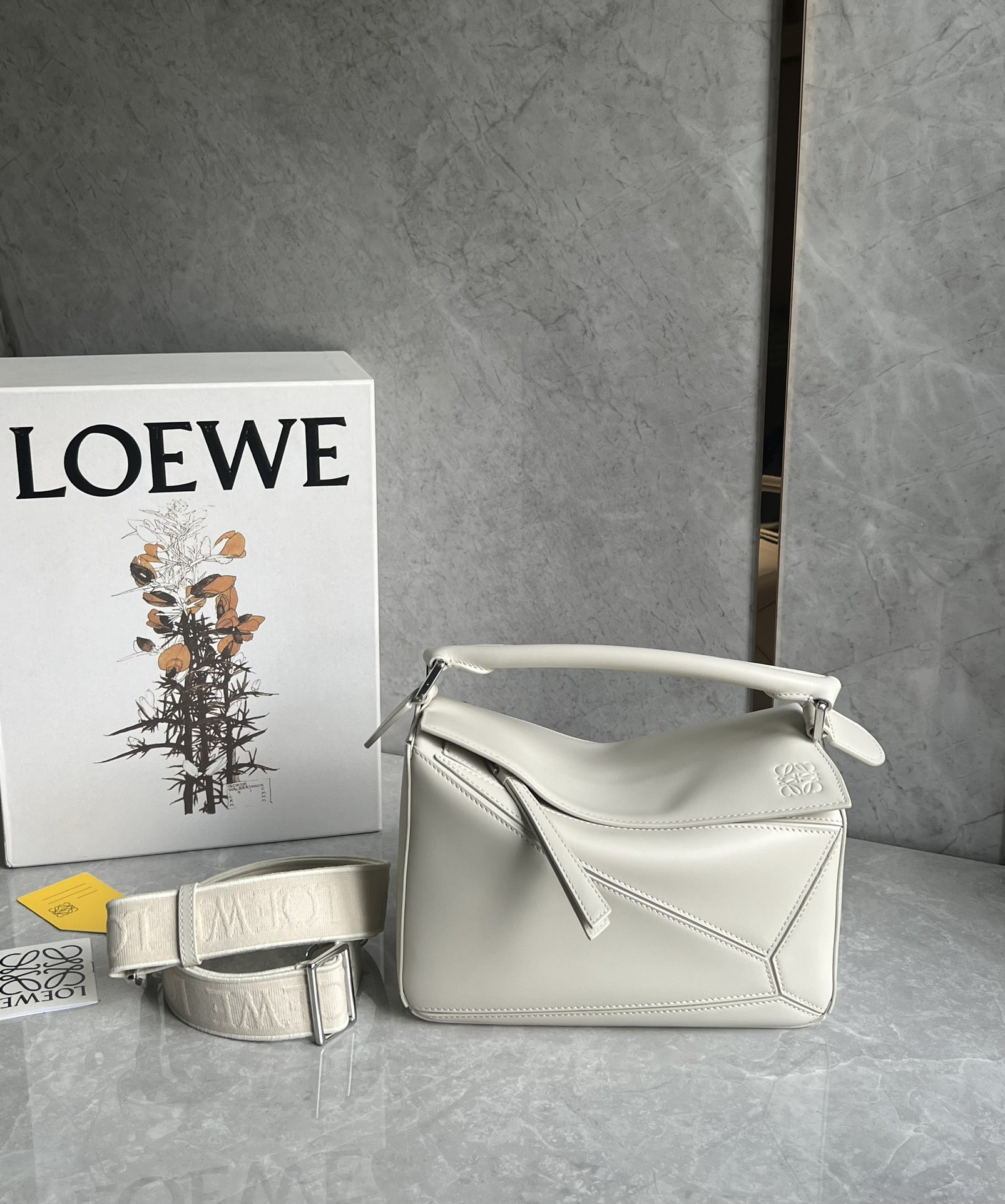 Loewe zzle embroidered shoulder strap bag 0189