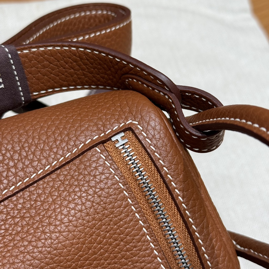 Hermès Lindy 37gold handbag (handmade to order)