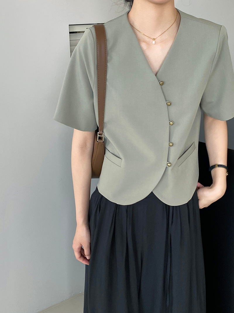 Solid color short sleeve suit jacket  metal button design