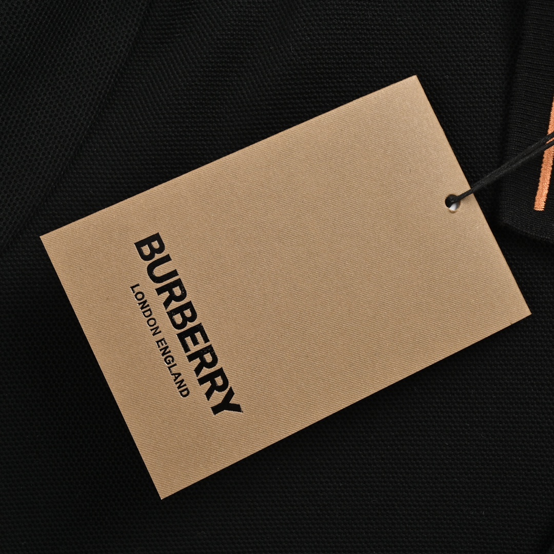 Burberry Polo short sleeves with warhorse embroidery on the collar