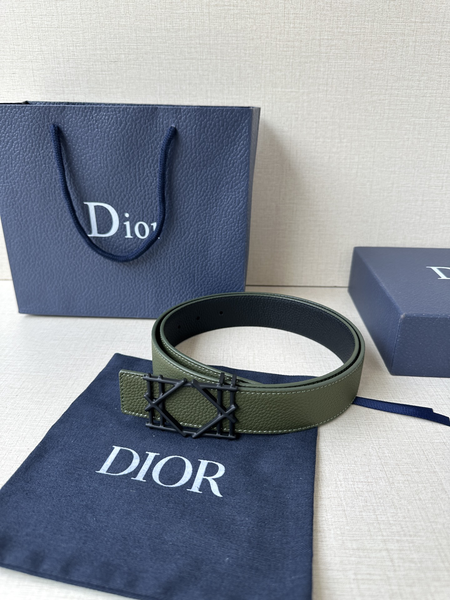 Dior double-sided leather belt with rattan check buckle, 3.5cm wide