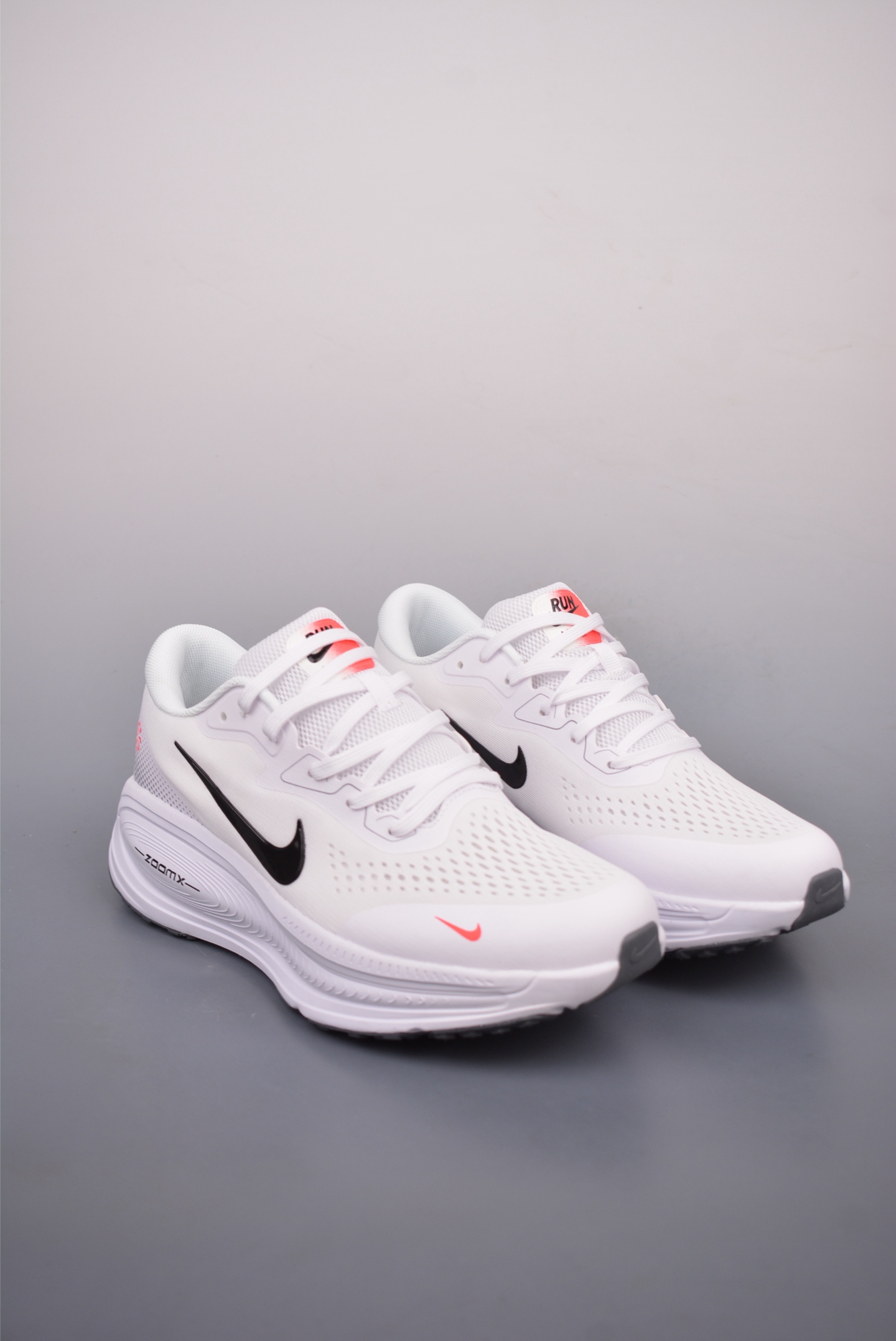 Nike Air Zoom Vomero 18X White and Black Hook HM2519-372