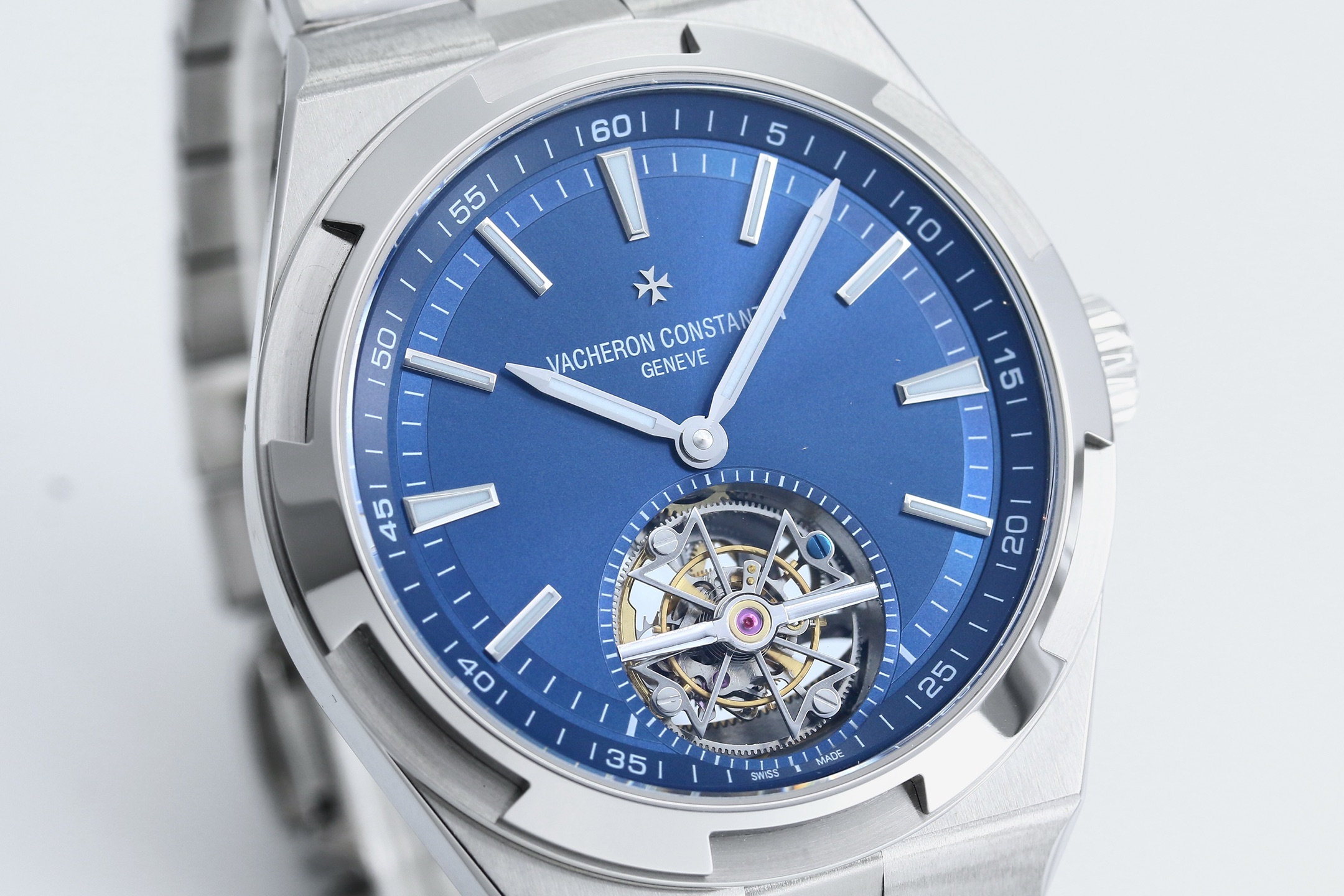 Vacheron Constantin Overseas Series 6000V/210T-H032 watch