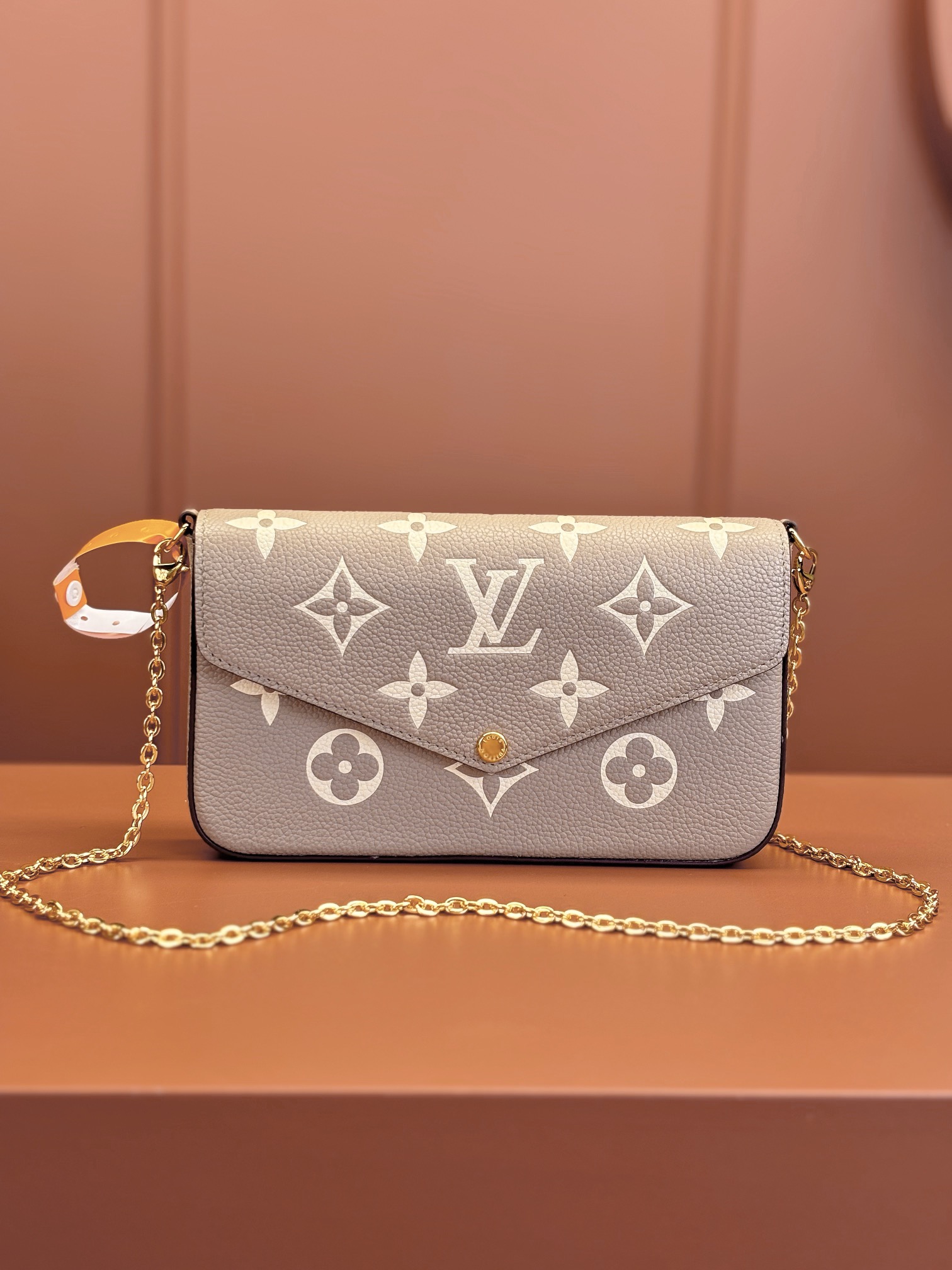 Louis Vuitton POCHETTE FÉLICIE Chain Bag M82610