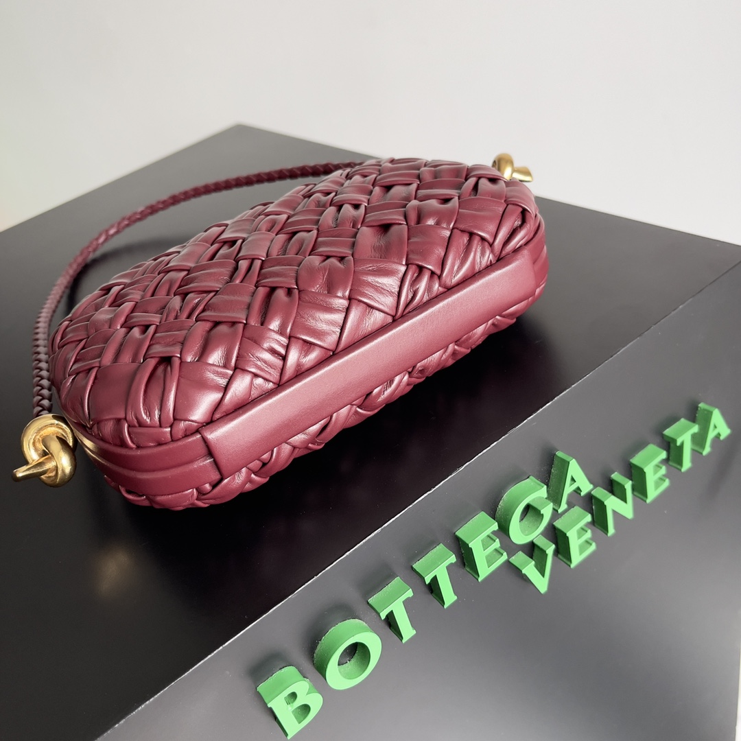 Bottega Veneta Knot woven evening bag 717623