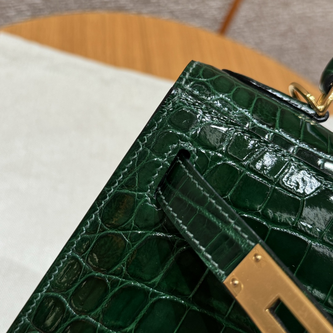 Hermès Kelly 67Vert Fonce (Handmade to order)