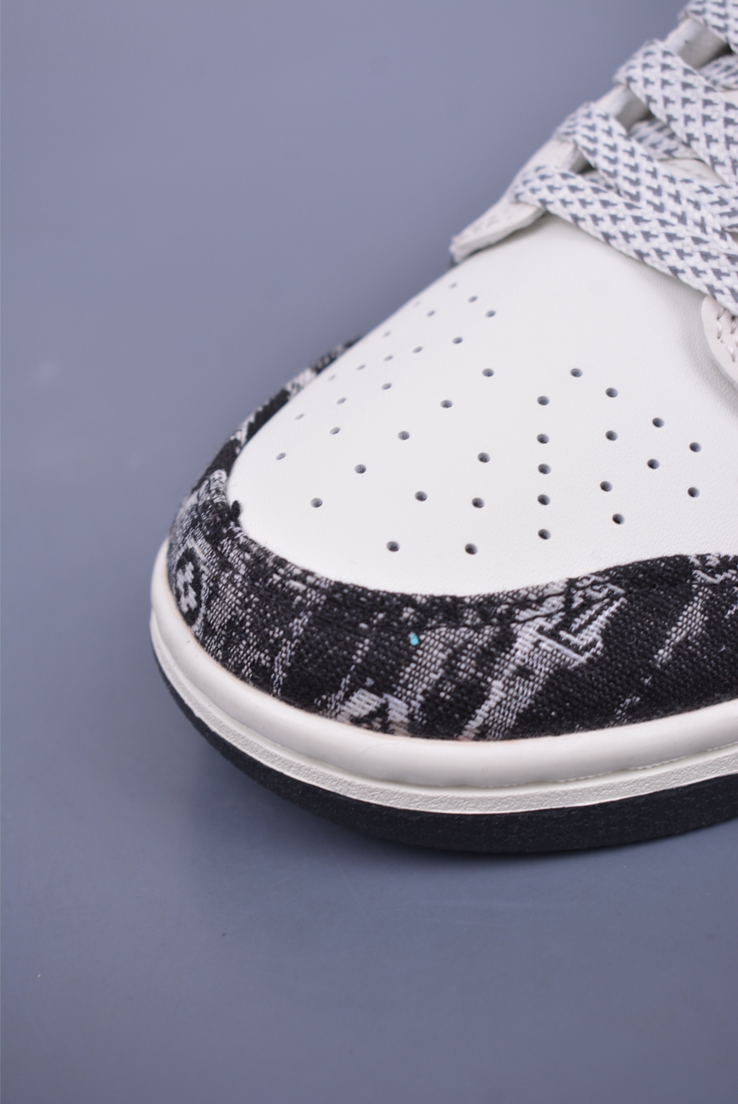 LV x Nike SB Dunk Low Sneakers Black Print QF15681-124