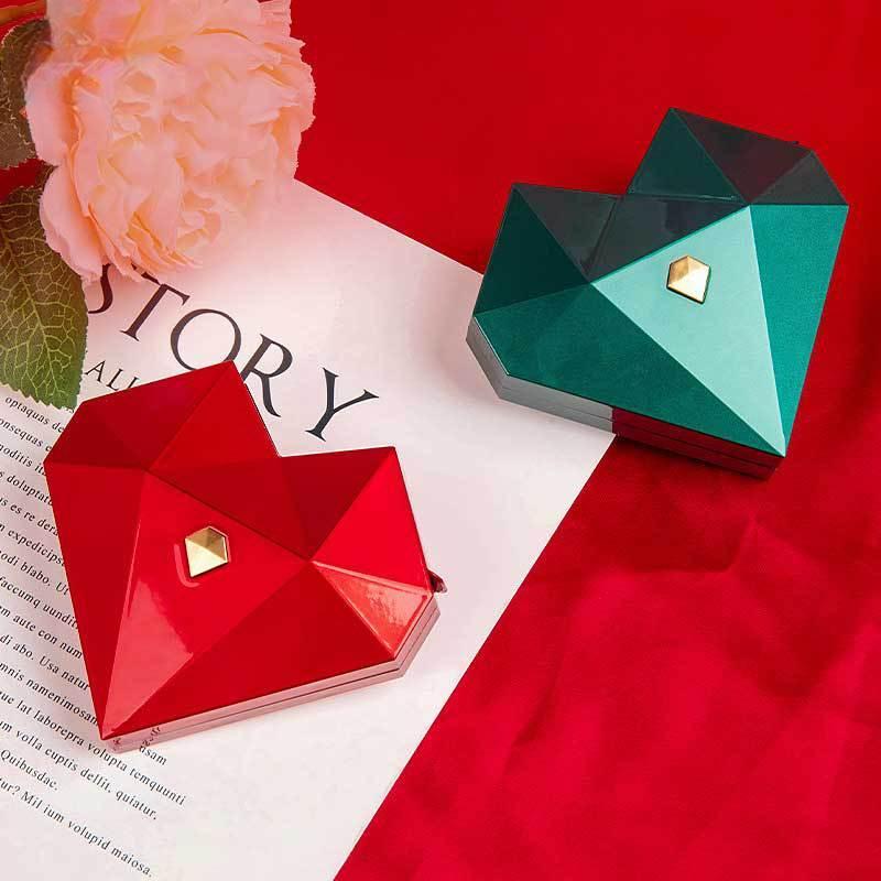 ❤️💍Elegant Heart Shaped Ring Box ♀️♀️(For Your Favorite Woman)