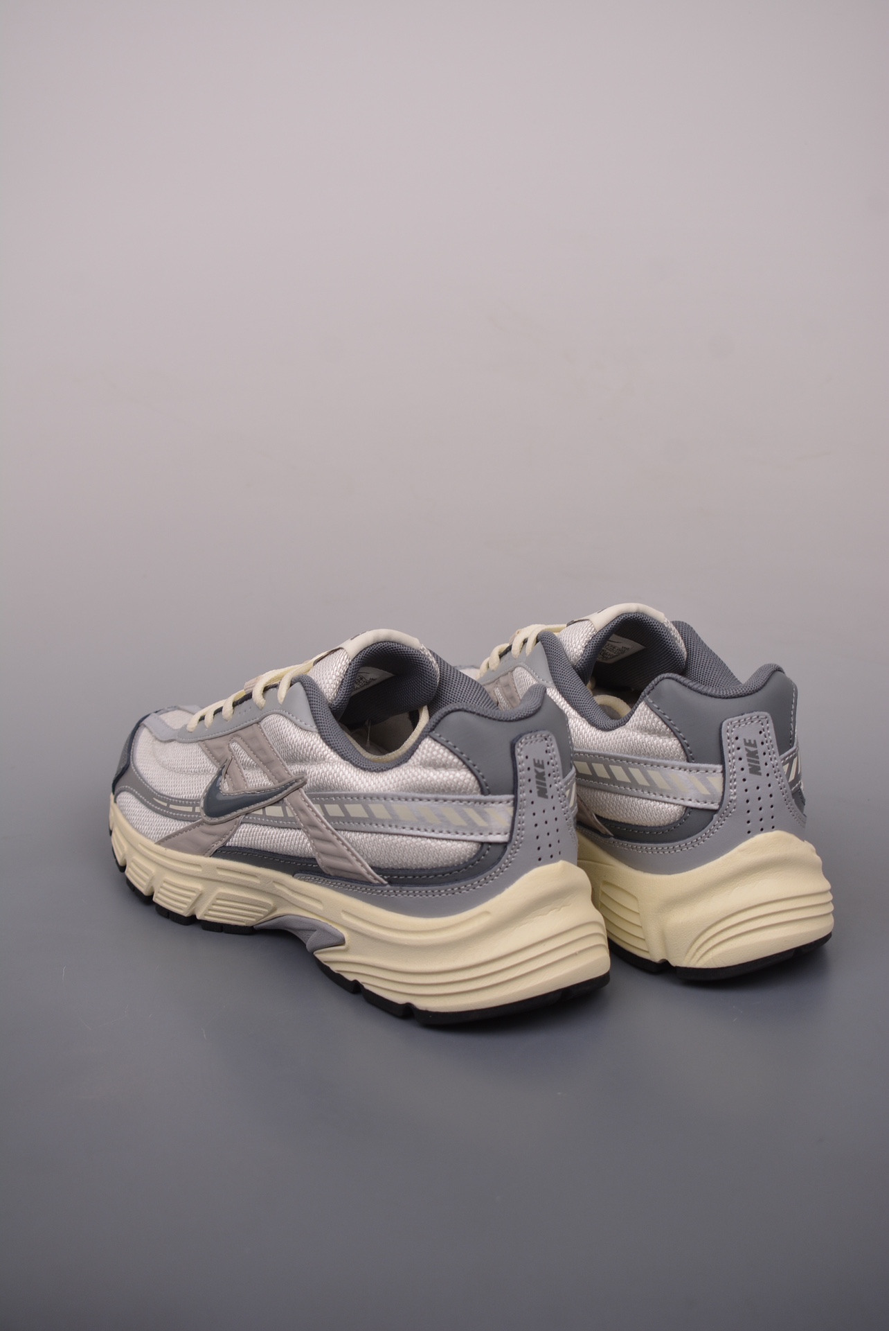 NikeInitiator Running Light Bone Grey HQ1179-001