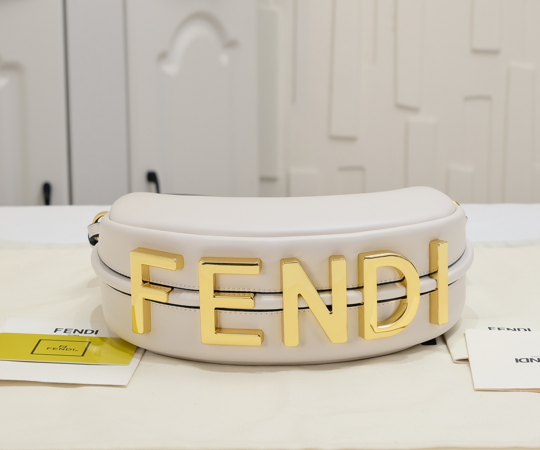 FENDI praphy underarm bag 1009