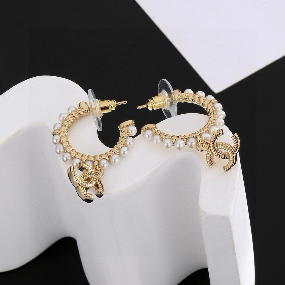 CHANEL CC Pearl Earrings