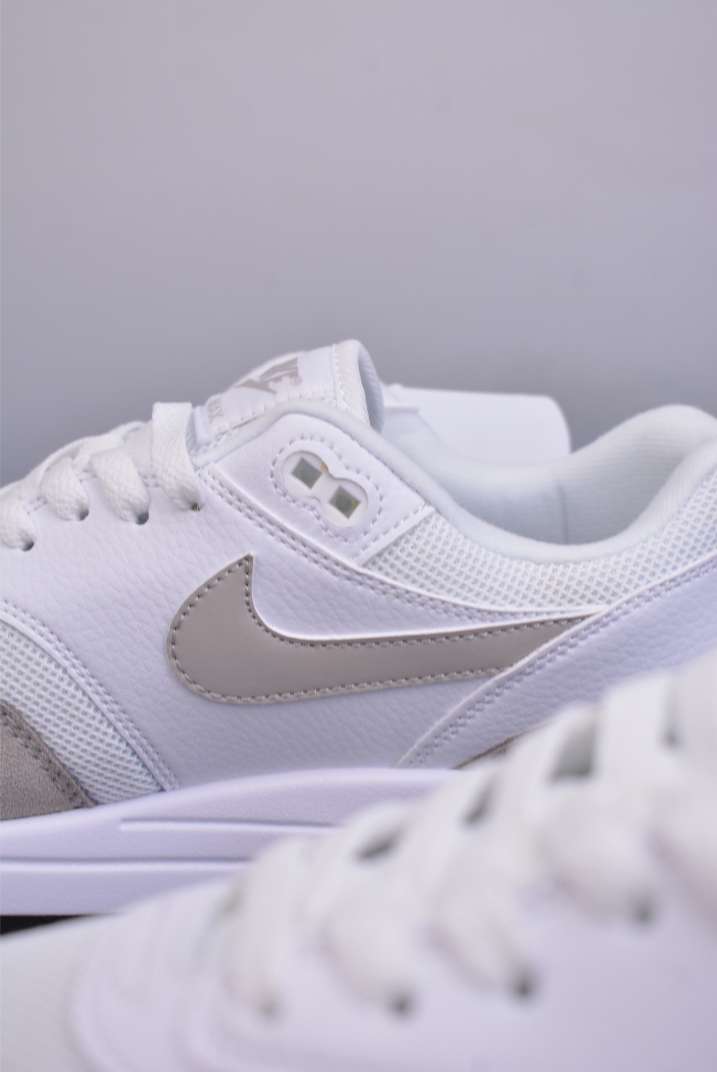 Nike Air Max 1 87 Original Series Running Shoes White and Gray AH8145-110