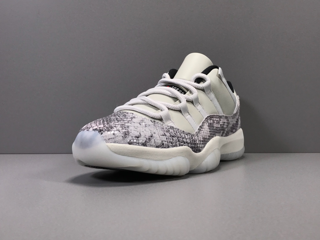 Nike Air Jordan 11 Retro Low