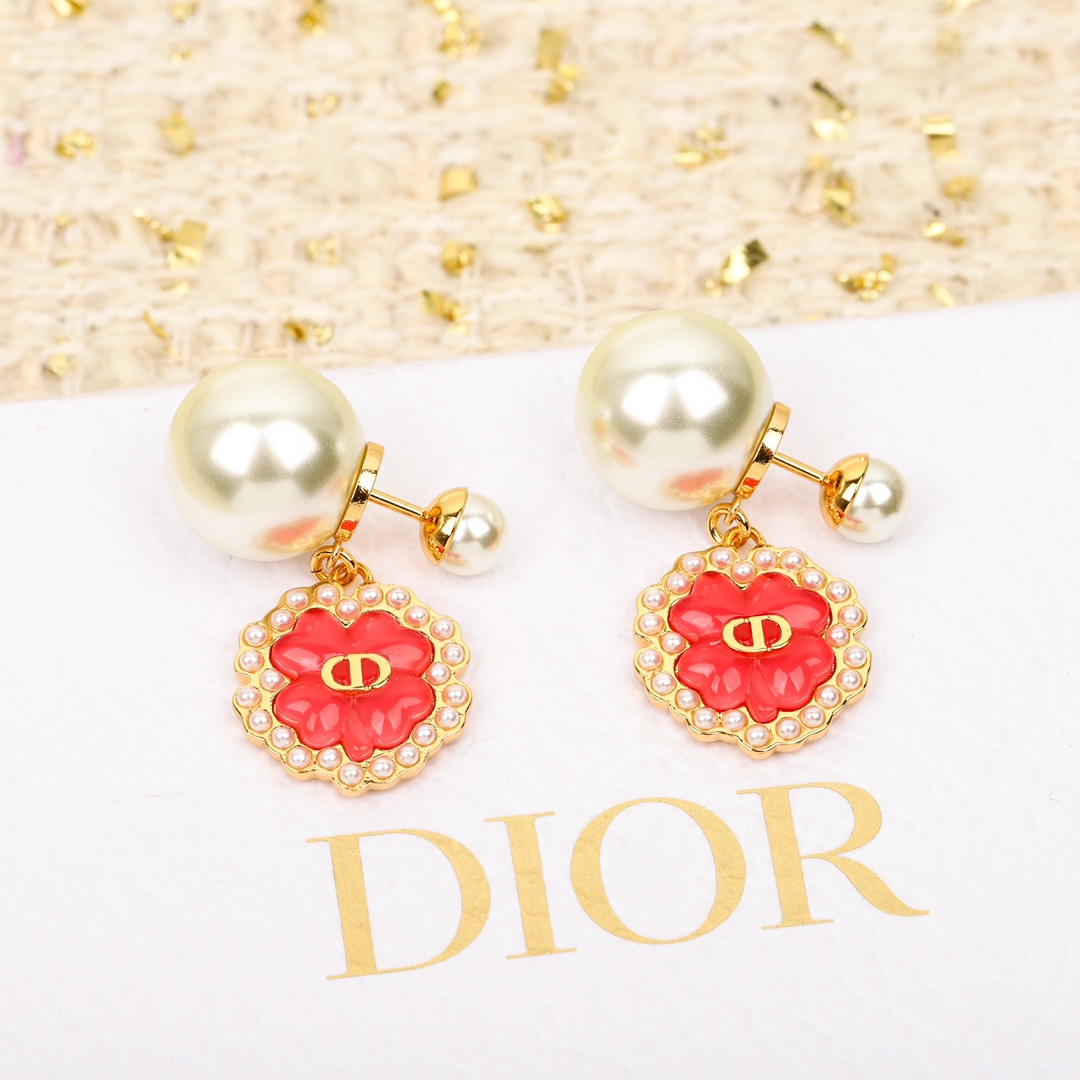 Dior four-leaf clover CD pearl earrings