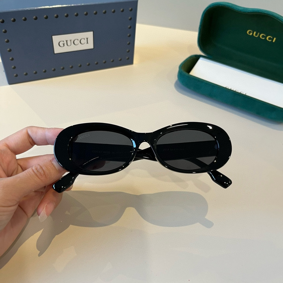 Gucci Round Frame Sunglasses