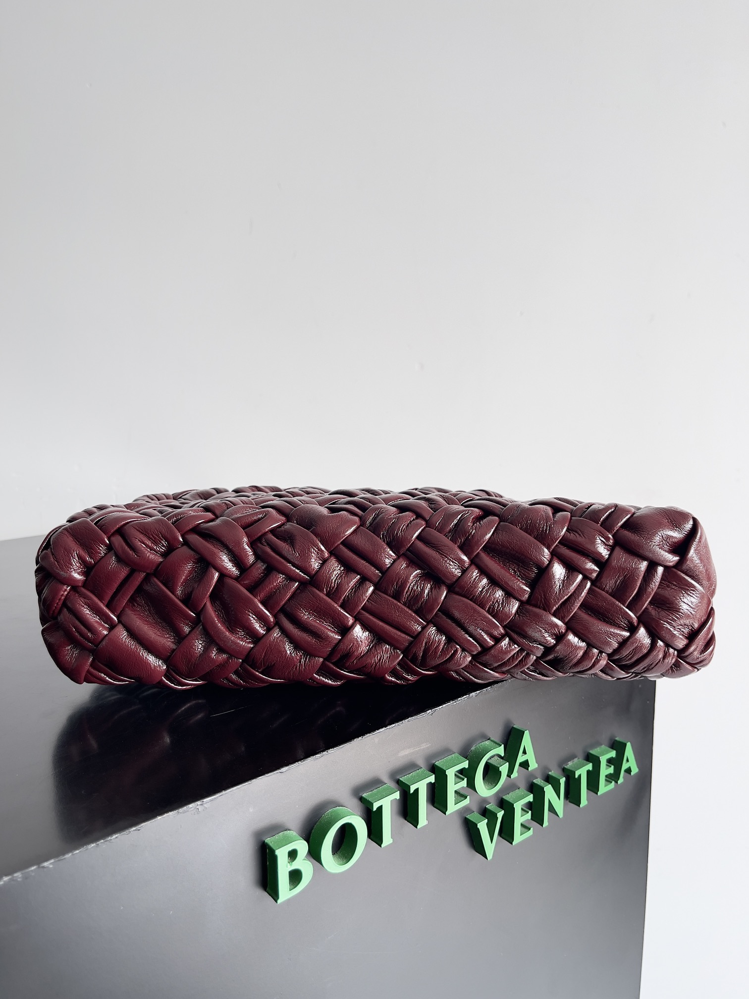 Bottega Veneta Kalimero cha cha woven handbag 785780