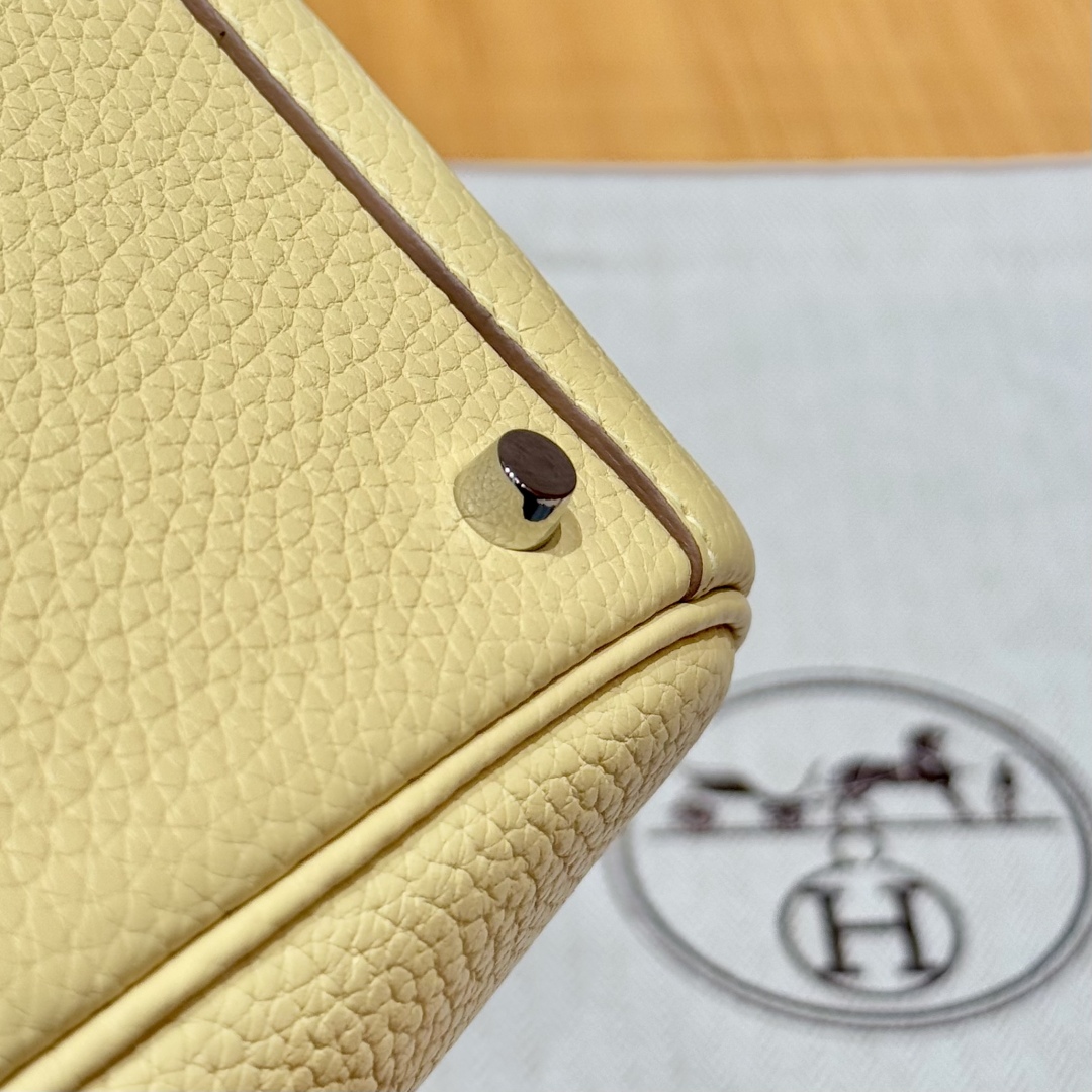 Hermès Mini Lindy 1ZJaune Poussin Handbag (Handmade to Order)