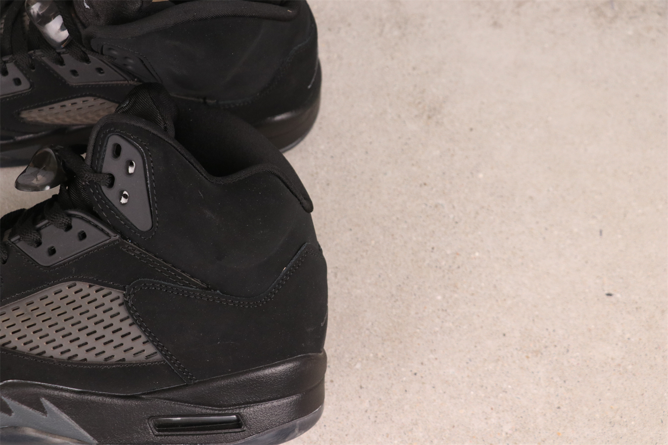 Air Jordan 5 “Black Cat”  FZ2239-001