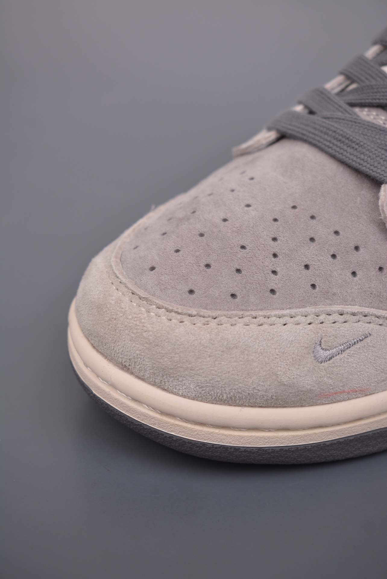 The North Face x Nike SB Dunk Low The North Face Gray DM6868-004