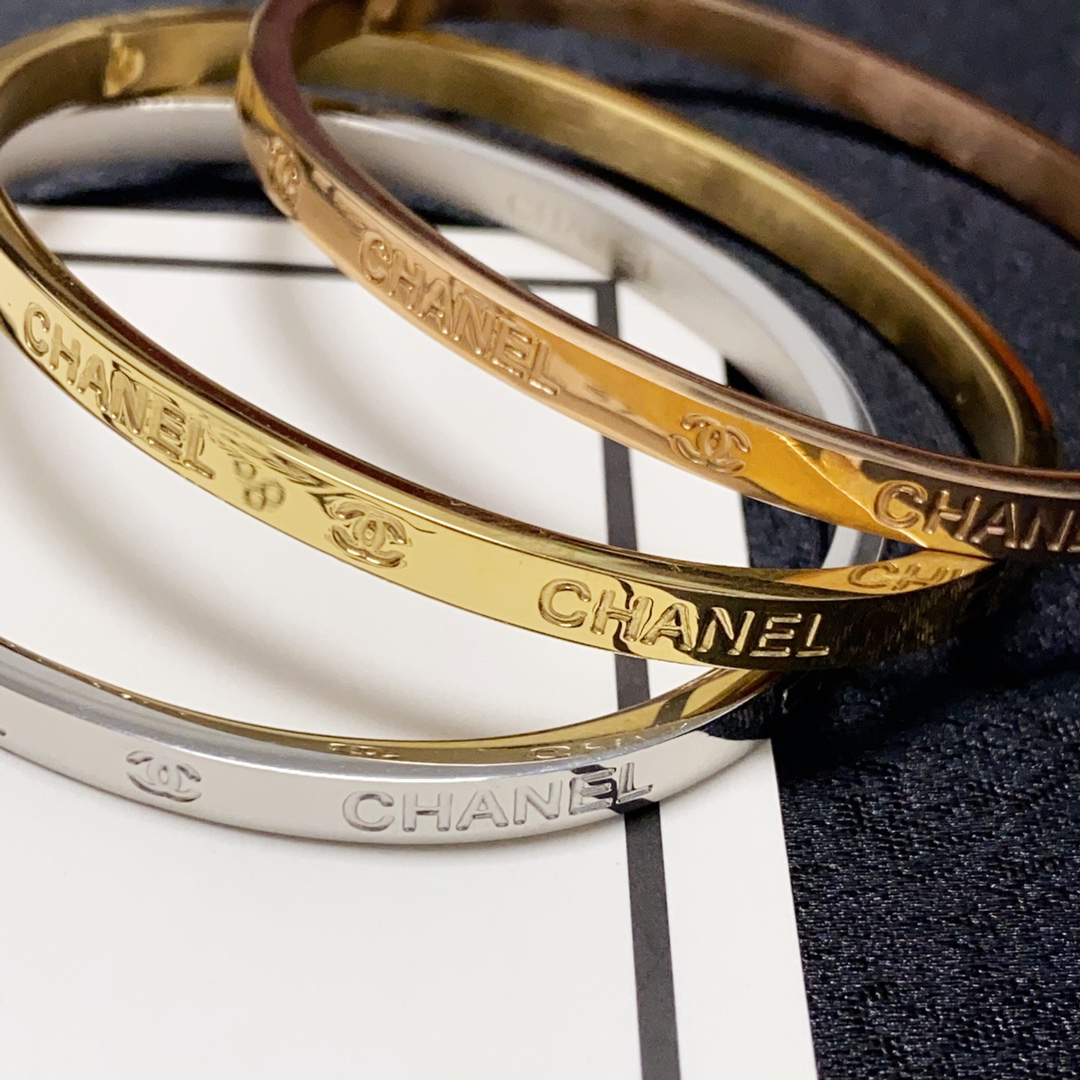 Chanel narrow engraved letter bracelet