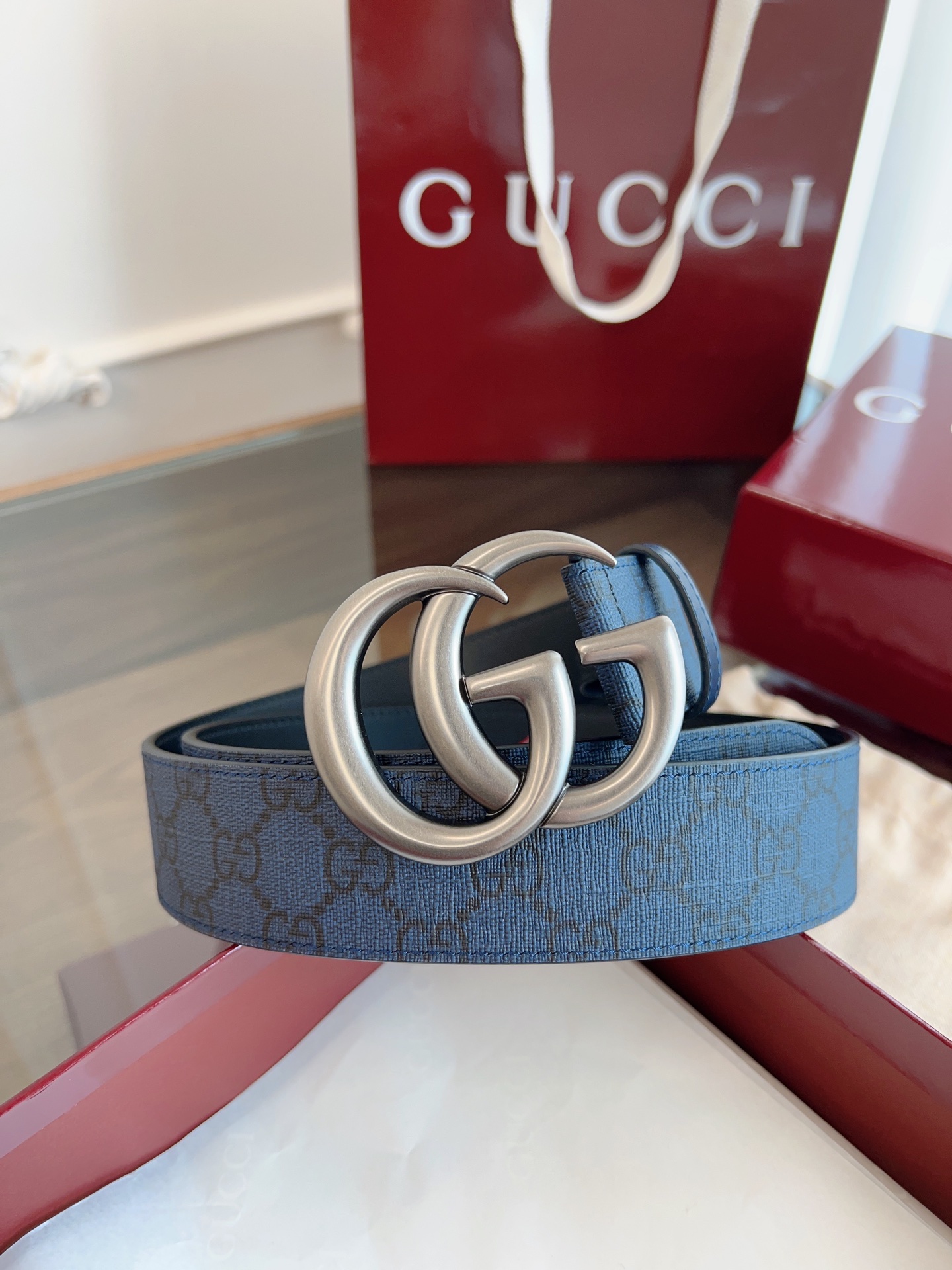 Gucci Double G brass buckle leather belt with a width of 4.0cm