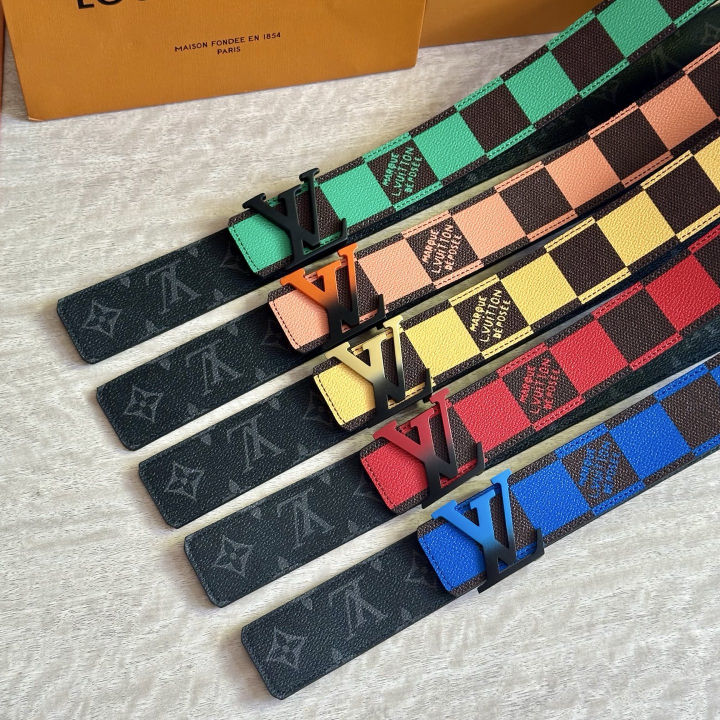 Louis Vuitton Monogram double-sided print belt 4CM wide