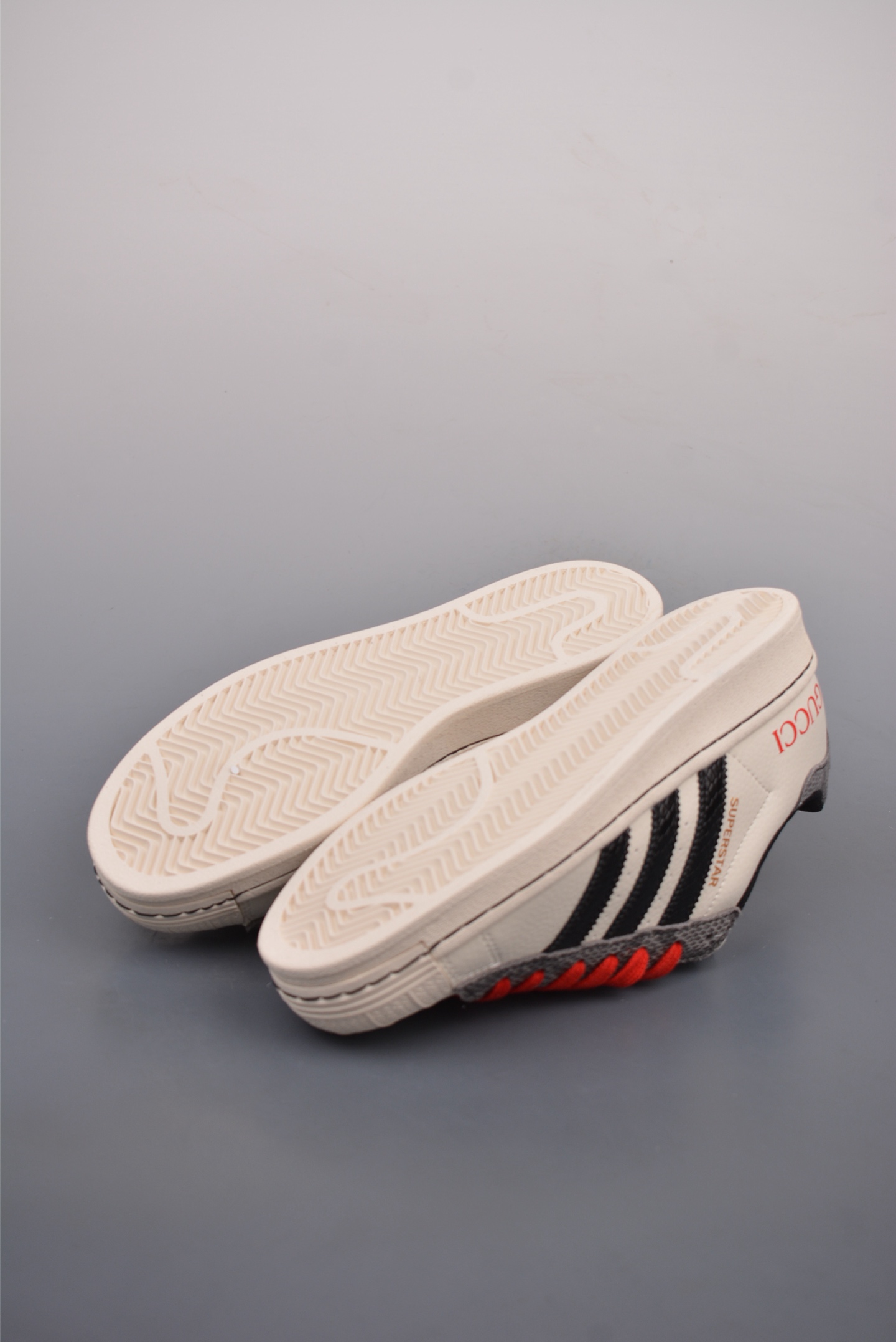 gucci x Adidas Originals Superstar leather white and red snake print BZ2522