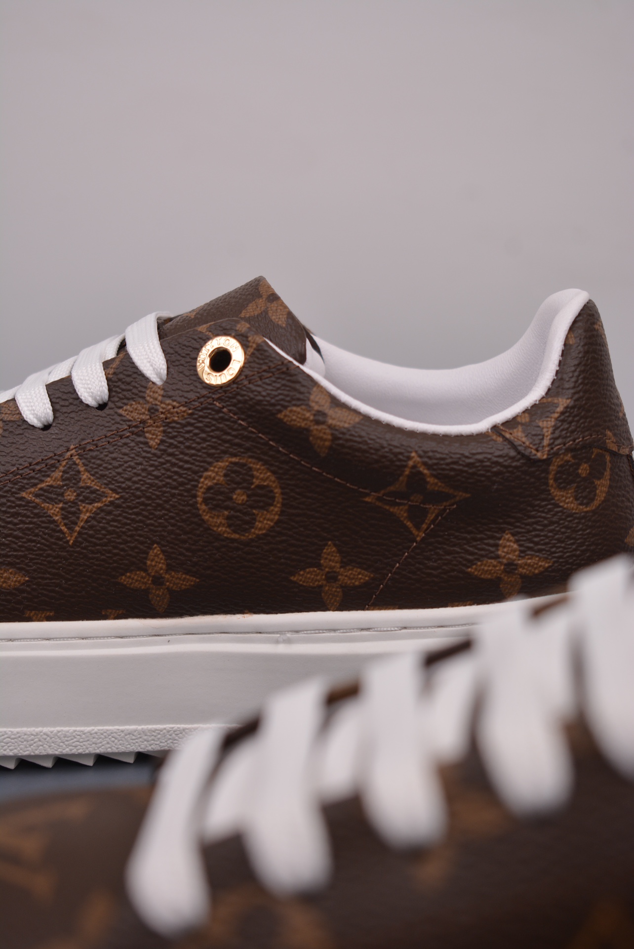 Louis Vuitton 2024s full print sneakers
